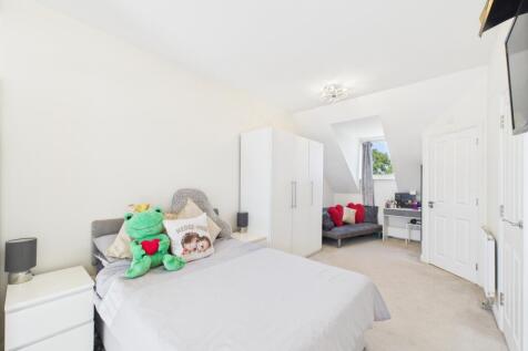 CAM02023G0-PR0153-STILL012