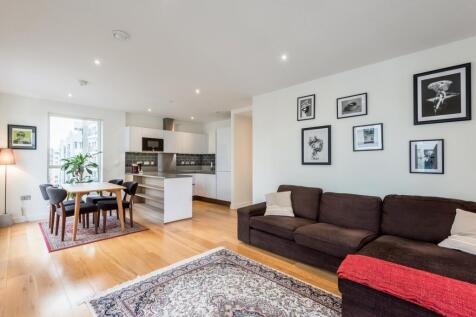 A simply stunning and extremely spacious two bedroom, two bathroom apartment on the 6th floor of the ultra modern and stylish 'Moore' block located at the lower riverside district of Greenwich Peninsu
