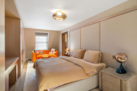 7 bed, 7 bath House in London - Photo 24