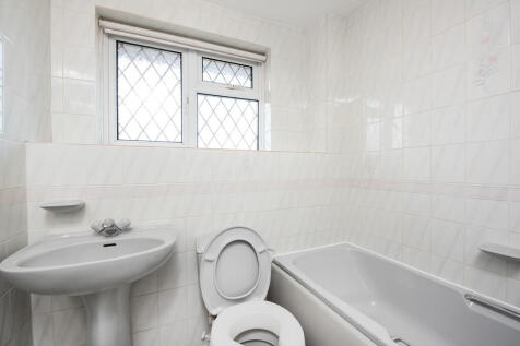 39 Dovedale Close...