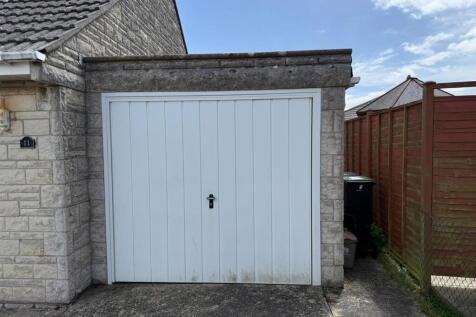 Garage outside.jpg