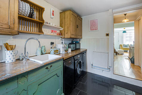 5 Arun Street    ...