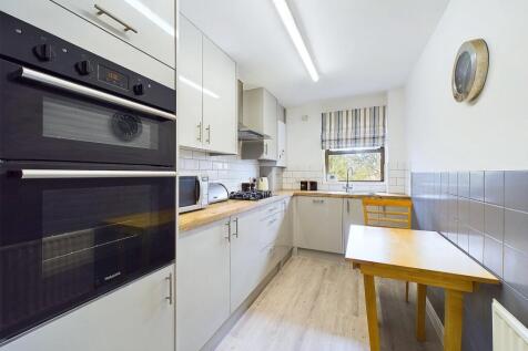 CAM01909G0-PR0168-STILL001