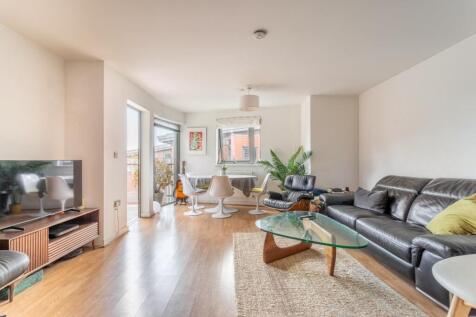 43 Orchard House-2.jpg