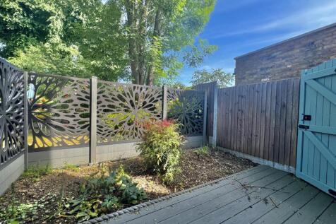 One Bedroom Ground Floor Flat for SALE in N14