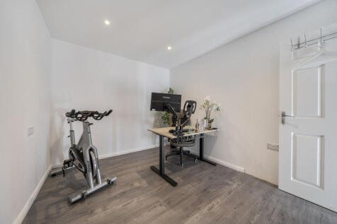 1349337-23-68cd5d...