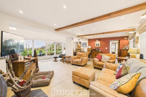 Living Room/Dining Room