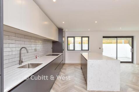 Kitchen/ Living Room