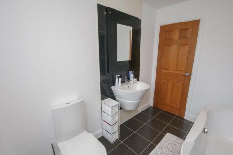 CONTEMPORARY BATHROOM