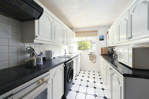 261 Pinewood Park...