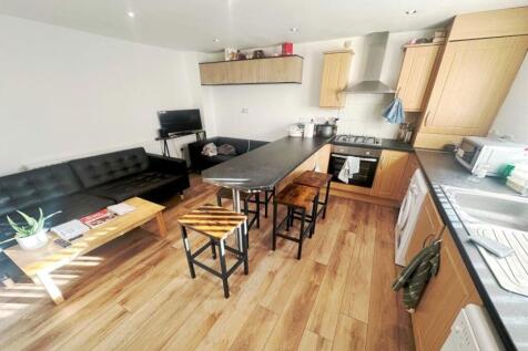 5 Bedroom House in DH1 1JW