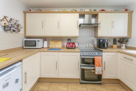 Kitchen diner view 4