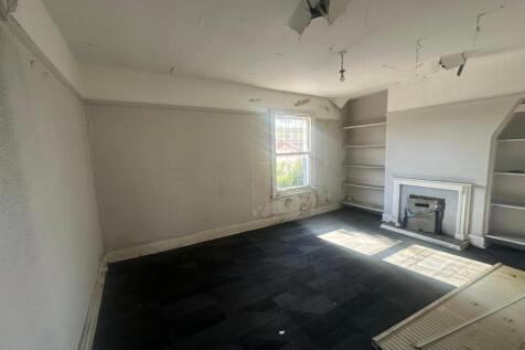 WhatsApp Image 2025-11-17 at 16.16.40 (6).jpeg