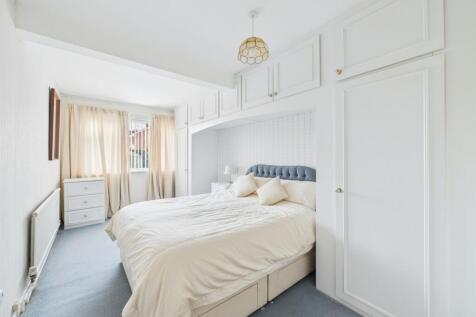 Bedroom (Virtually Furnished)