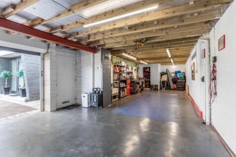 Large Workshop/Garage