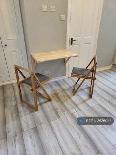 Dining \Desk Area Folds Down 