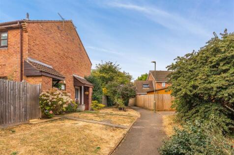 82 Winchelsea Close, Banbury-3.jpg