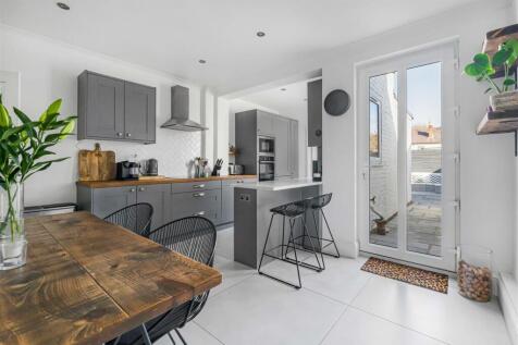 Kitchen & Dining Room