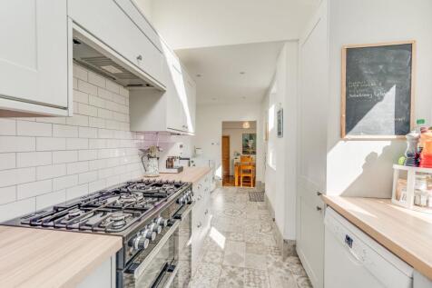 LOUNGE, KITCHEN AND DINER