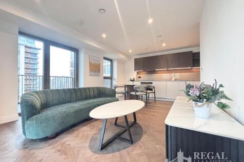 Situated on the 11th floor of the prestigious Queens Cross development, this beautifully presented one-bedroom apartment offers modern interiors, excellent natural light, and fantastic views. Fully fu