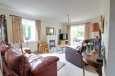 Living Room.jpg