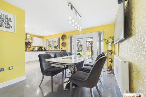 Kitchen Breakfast /Dining Room