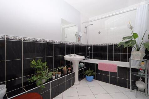 Ground Floor Family Bathroom