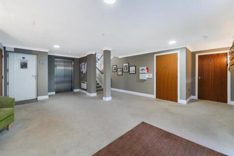FURZE HILL COURT, FLAT 11 (12).jpg