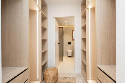 Modern luxury home with pool in a prime location in Puerto Pollensa