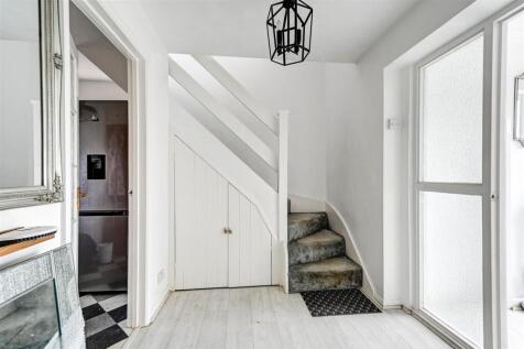 Entrance hall.jpg