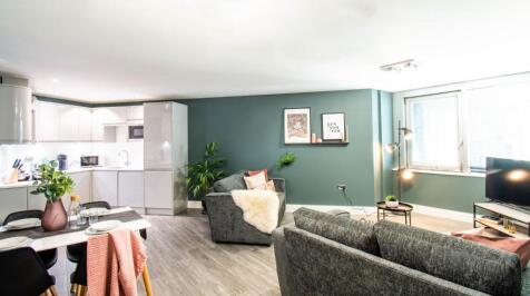 KITCHEN / LIVING ROOM