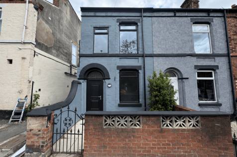 3 bed terraced house for sale Atherton Road, Hind