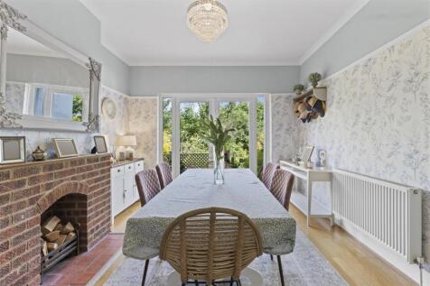dining room #2.jpg