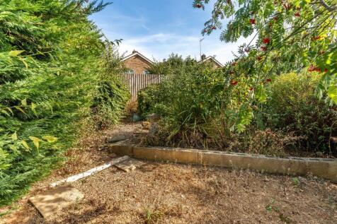 16 Leigh Grove, Banbury-17.jpg