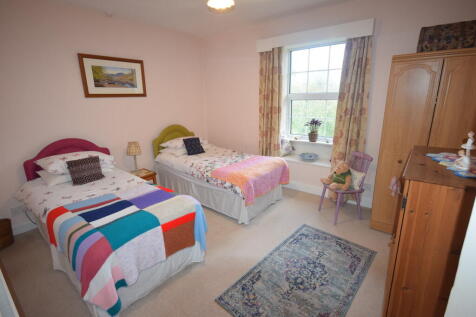 BEDROOM 5