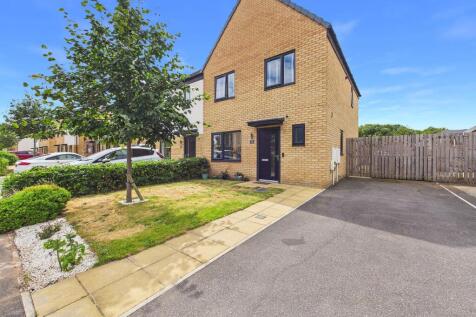Front External & Private Driveway