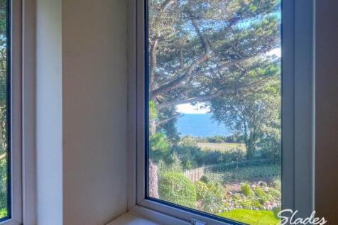 5 byron kitchen view