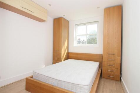 Welcome to this charming Victorian flat located on Stronsa Road, Uxbridge Road. This delightful property boasts a reception room, a bedroom, and a bathroom, making it a perfect cozy home for a single