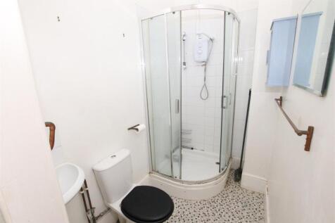 Bathroom.JPG
