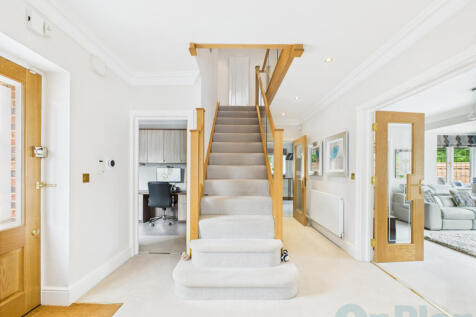 CAM04024G0-PR0030-STILL003