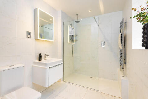 En suite in the Henley