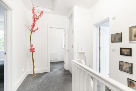 10. Hall-1st floo...