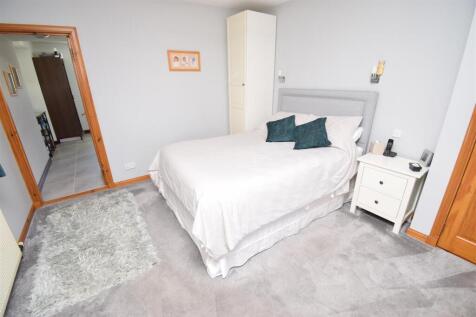 GROUND FLOOR BEDROOM.JPG