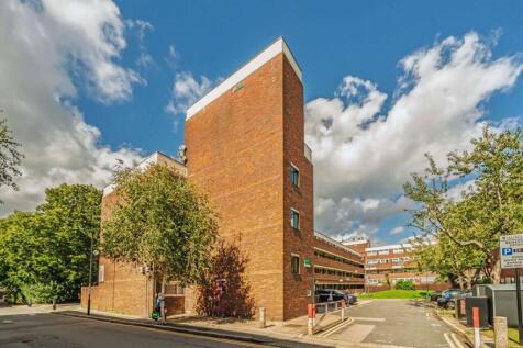 A one bedroom apartment on the first floor of this small purpose built development with a private balcony, perfect for a summers evening. It has a separate kitchen, wooden flooring throughout and addi
