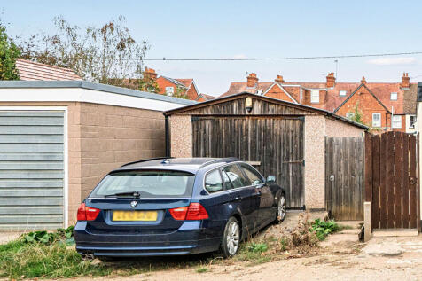 Garage & Parking
