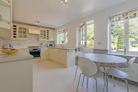 Kitchen/ Breakfast Room
