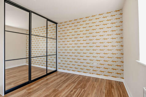 8646371-interior1...