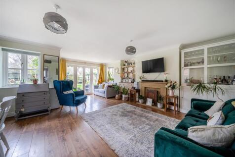 3 Duchess Gardens, Potterspury