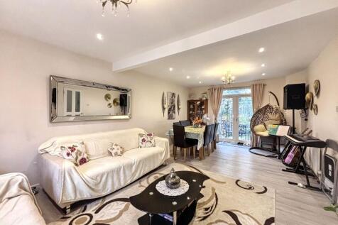 Lounge/dining area