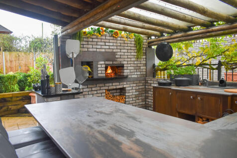 Outdoor Kitchen